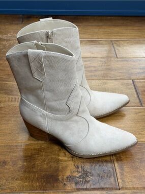 Coconuts by Matisse Cream Western Ankle Boots